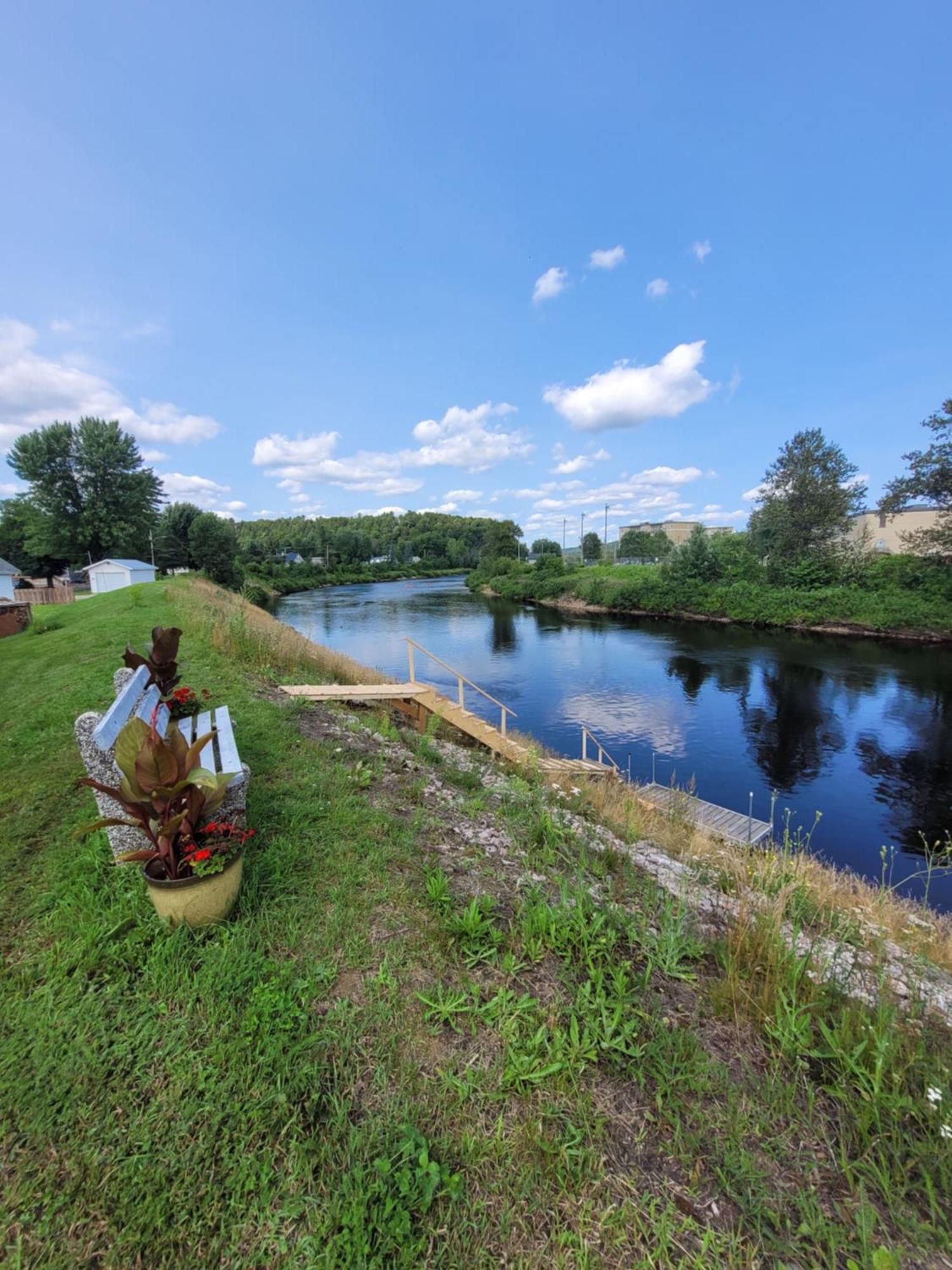 L'Auberge Du Vieux Pont Saint-Raymond ภายนอก รูปภาพ